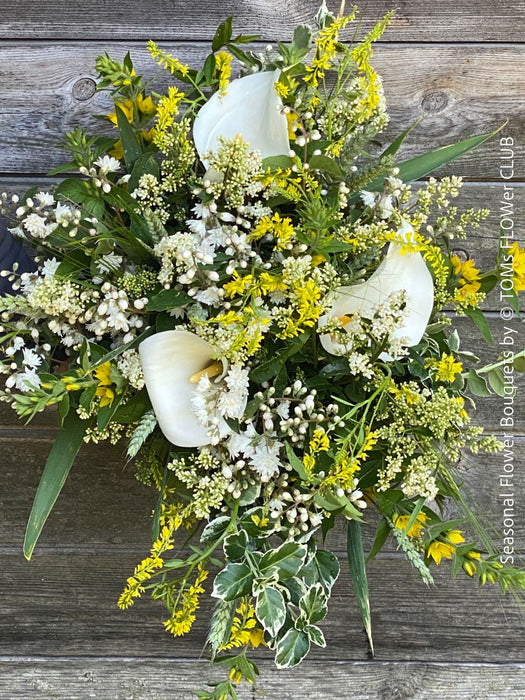 Atmospheric exclusive seasonal winter flowers arranged in an elegant bouquet with free delivery in Zurich