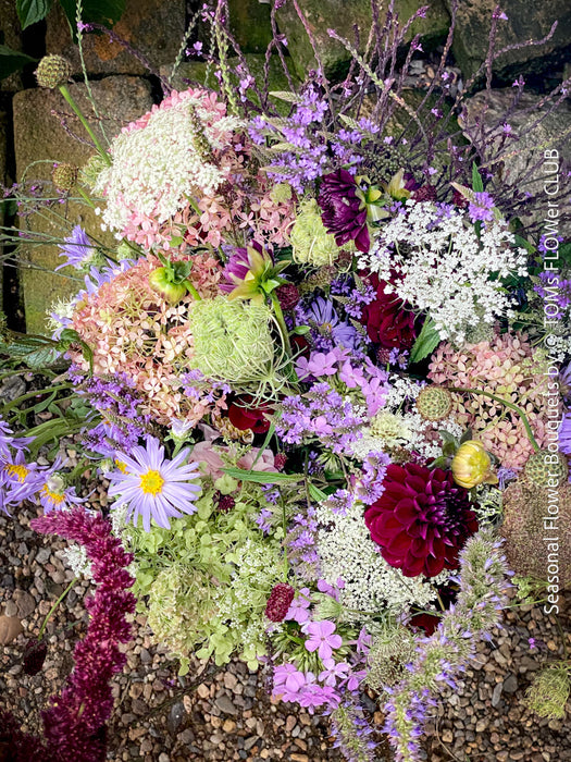 Seasonal autumn flower bouquet with warm natural colours from TOMs FLOWer CLUB