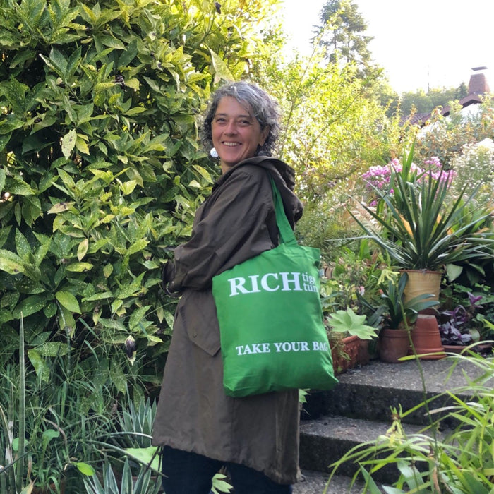 RICH - green bag - 36 x 40 x 7 cm