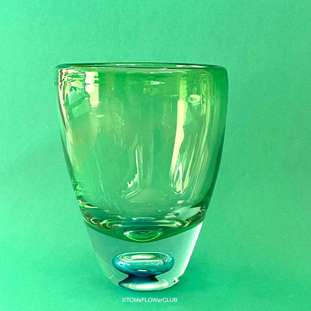 Swedish design glas vase in gras green with cobalt blue bubble for sale by TOMs FLOWer CLUB.