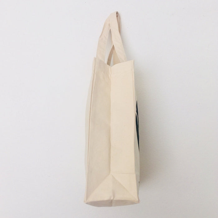 TAKE YOUR BAG made of 100% organic cotton, FAIRTRADE® certified. Premium quality, Swiss design by TOMs FLOWer CLUB.